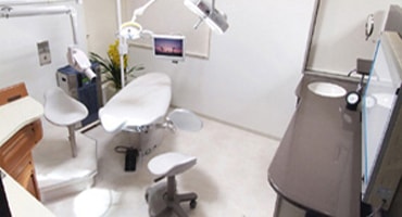 Intraoral cameras and monitors attached to every operating table